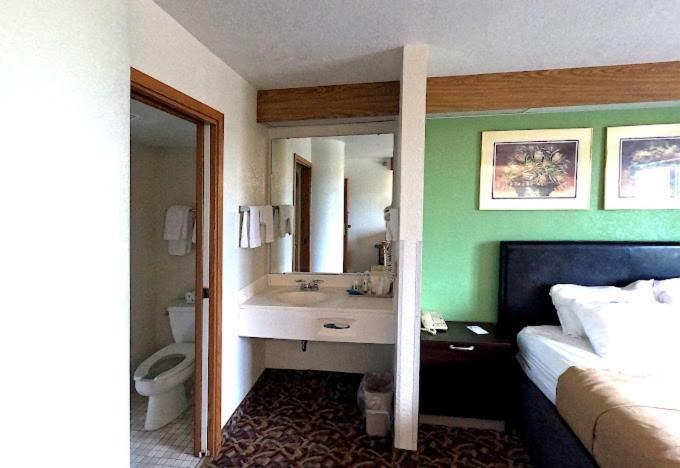 Pleasant Stay Inn & Suites Carnforth Buitenkant foto